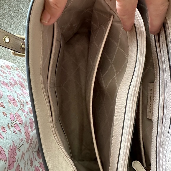 Michael Kors Voyager Medium Brown & Pink Tote Pocketbook Bag Logo Gold - Picture 4 of 5